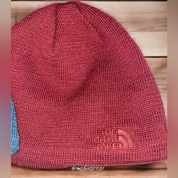 The Northface Unisex Beanie in Black OR Green OR Blue OR Grey OR Burgundy NEW - Picture 4 of 7